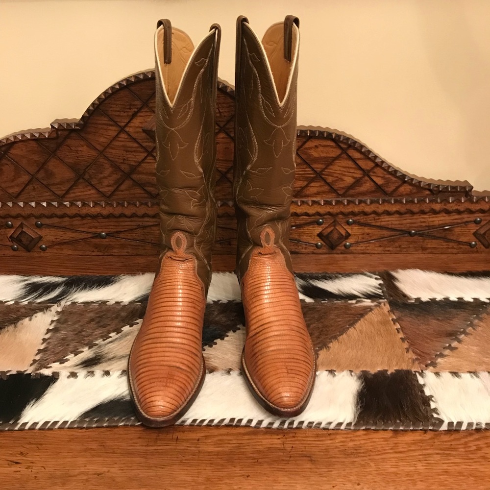 VINTAGE LEATHER AND LIZARD BOOTS.🤑